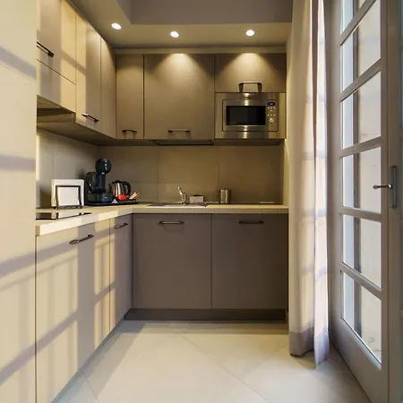 Matteotti Luxury アパートホテル 4*